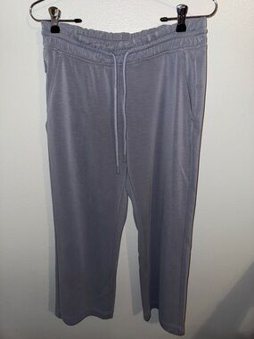 Athleta Small PETITE Seasoft Mid Rise Straight Cropped